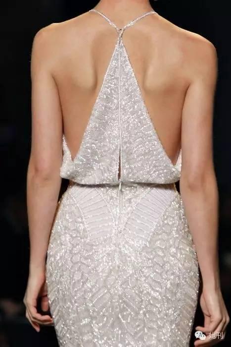 这些美艳明星们的背后都藏着同一个秘密