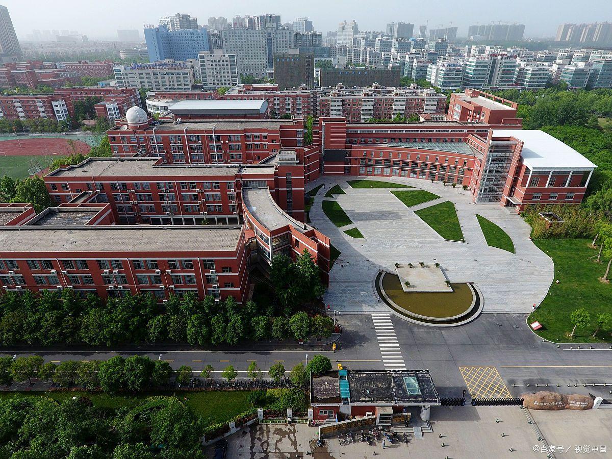 而一些重点学校,对教师最低的学历要求都是硕博起,所以教师想要进入