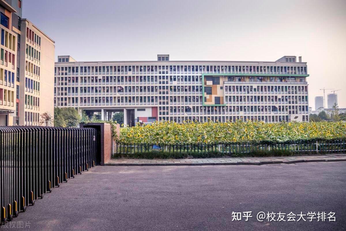 浙江传媒学院最好学科排名,戏剧与影视学第18,新闻传播学第19 