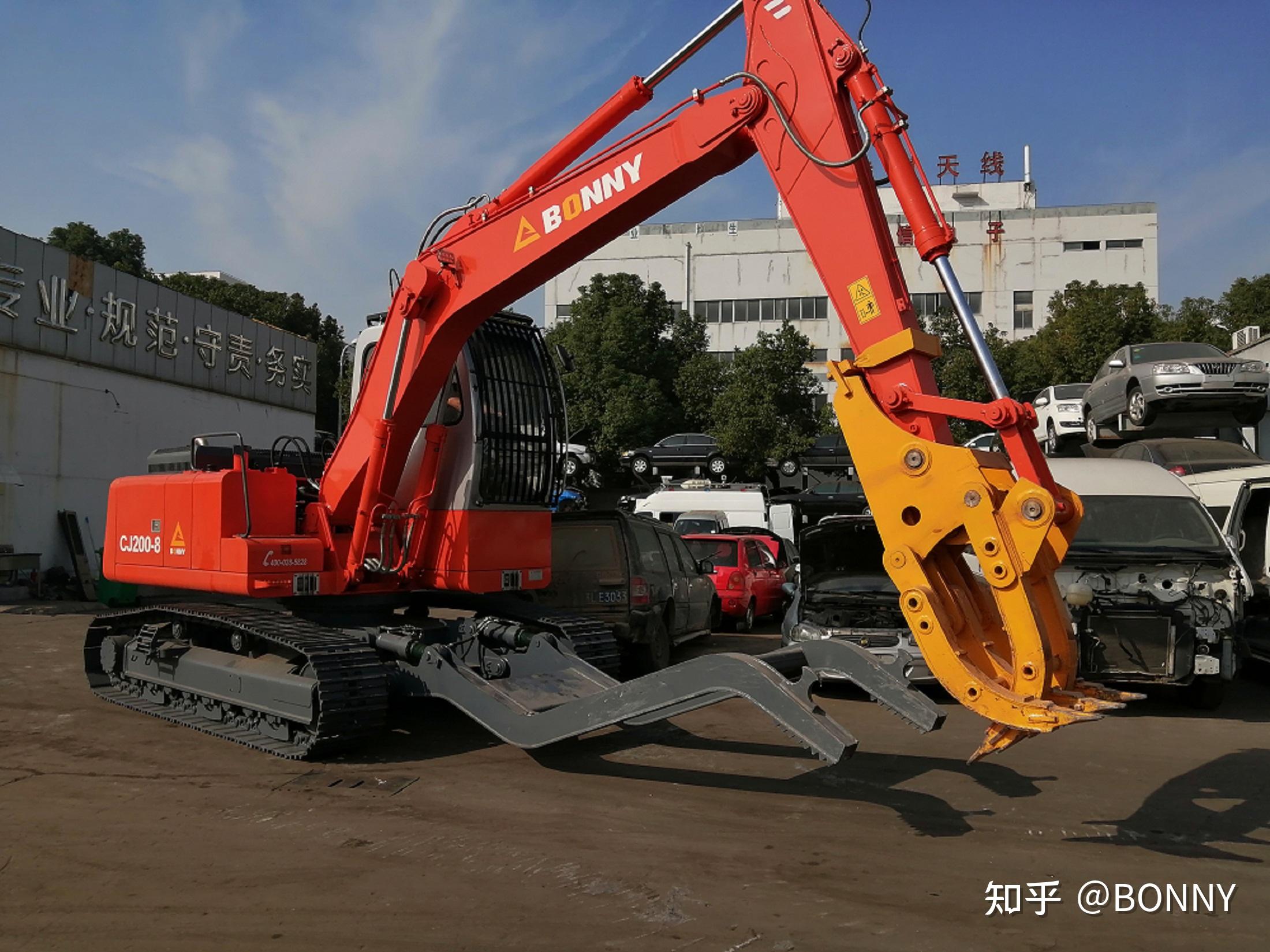 抓钢机的构成和优点以邦立重机抓钢机为例