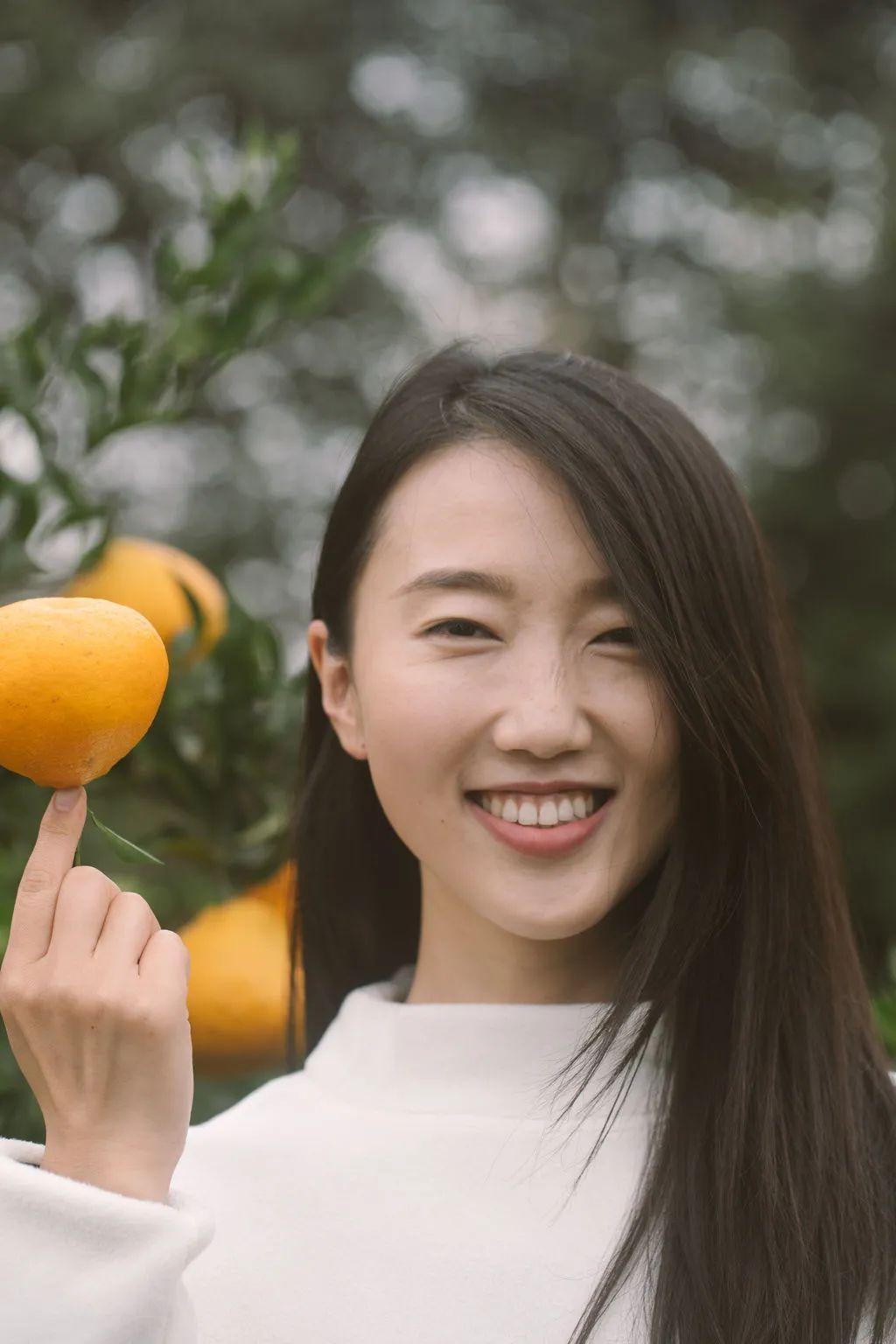 把生活从上海迁移到了2040公里外的成都铁牛村,@黄宁宁 丑美阿柑品牌