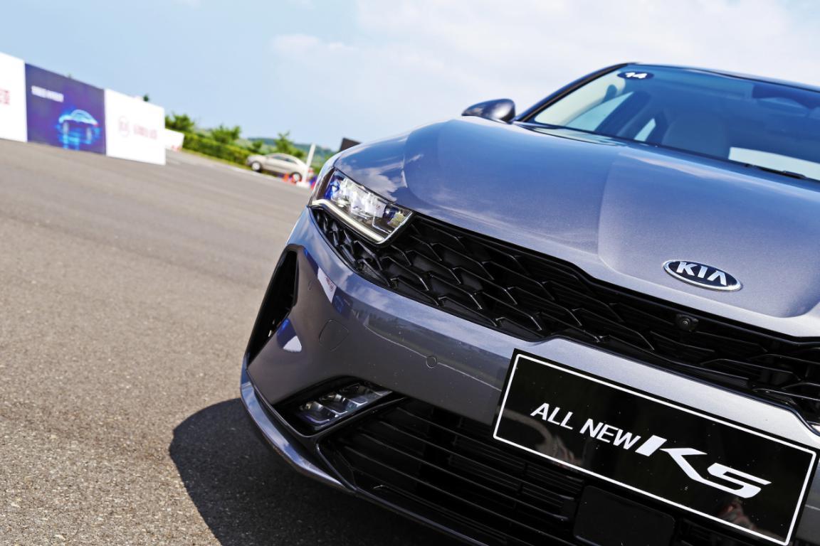 起亚凯酷,我竟自己解出了一份年轻中型车的标准答案 - 知乎