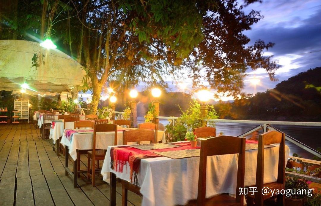 (滨河商业实拍图·源于网络)吾悦餐饮主题水街占位梨花溪片区核芯的