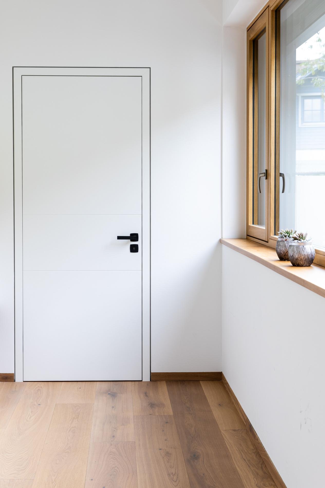 百搭色,基本上浅色系空间定调都能匹配,除去纯粹的白调外,乳白,象牙白