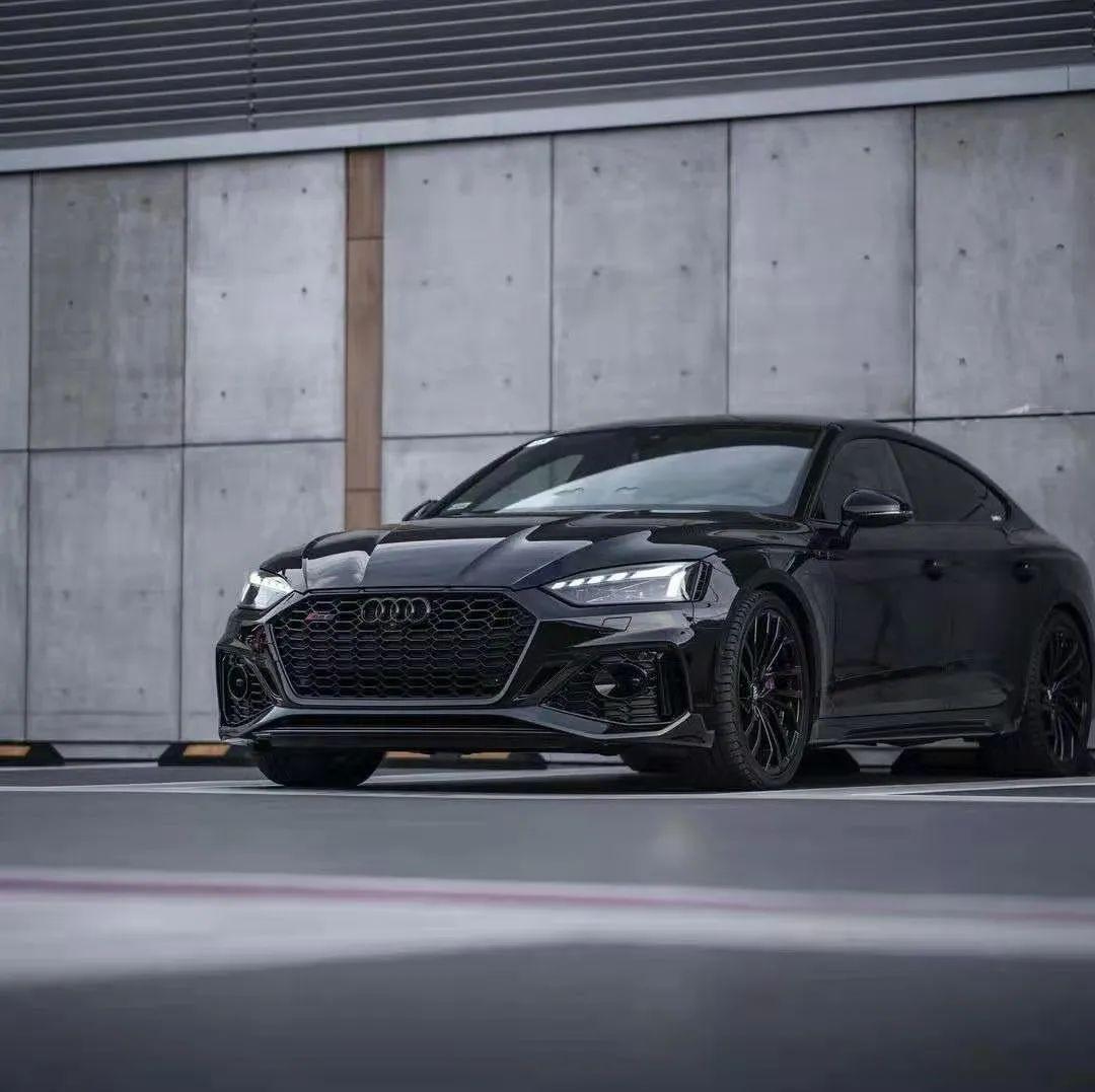 黑武士奥迪rs 5,原厂黑化了解一下!