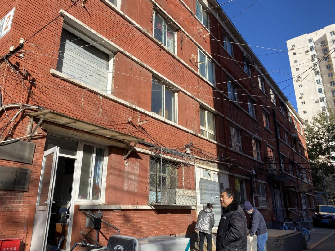 原拆原建北京46年筒子楼更新样本调查