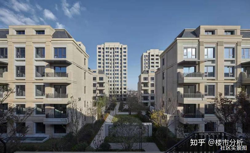 『酩悦都会』建面约125-138㎡现房叠墅，无需积分！自带泳池会所、仅513万起！附看房报名通道！ - 知乎