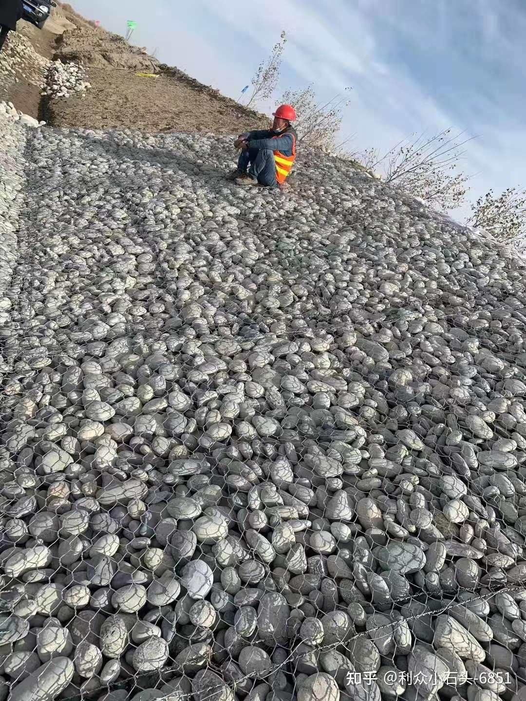 雷诺护垫护坡碎石垫层图片