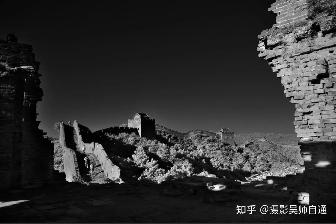 这种特殊色彩赋予是红外摄影的特性,而红外滤镜的选择,器材的设置