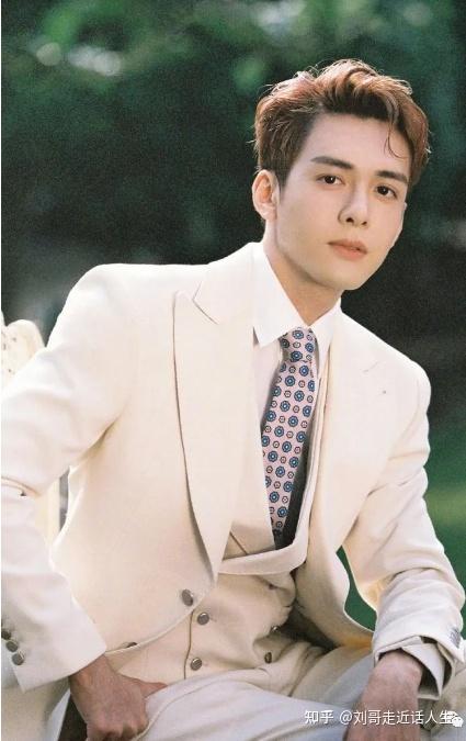 "95后最帅男星"top10!王一博没前十,王鹤棣第三,冠军真的帅 - 知乎