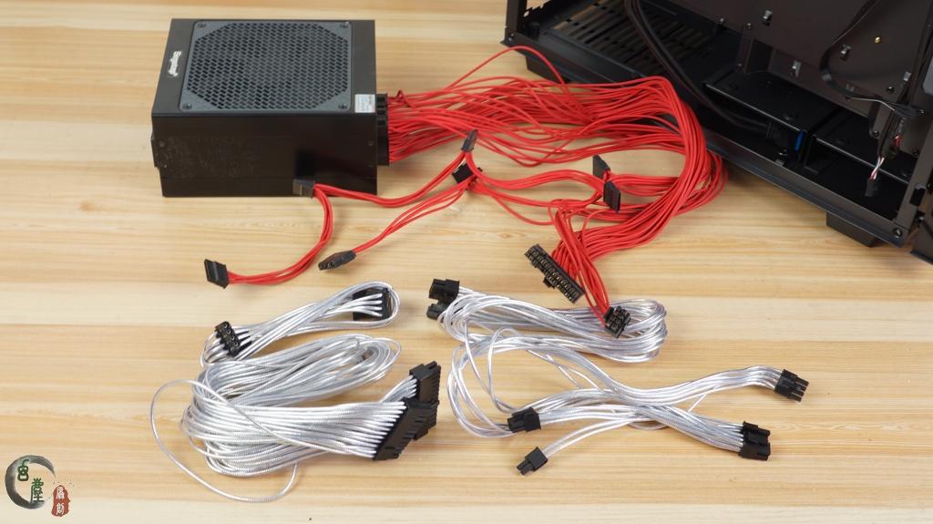 鑫谷昆仑电源模组线再升级比红色线更个性但比镀银线更实用