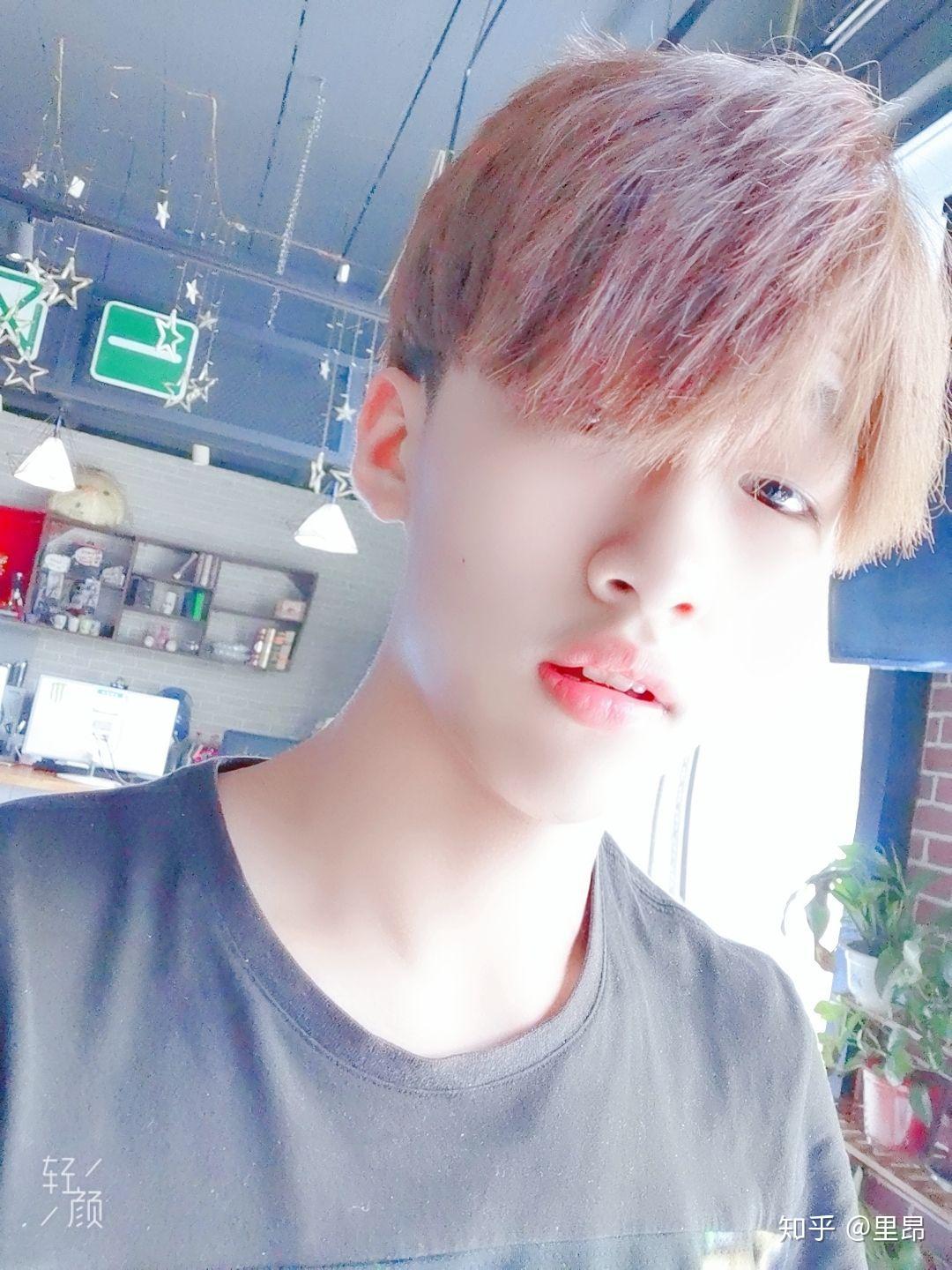 单眼皮蒜头鼻厚嘴唇的男生有必要整容么