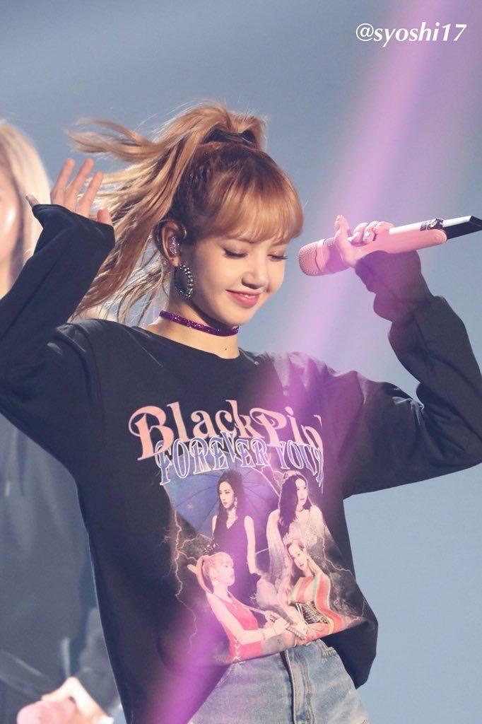 有什么lisa的搞怪照片吗,不是表情包哦,想做锁屏?