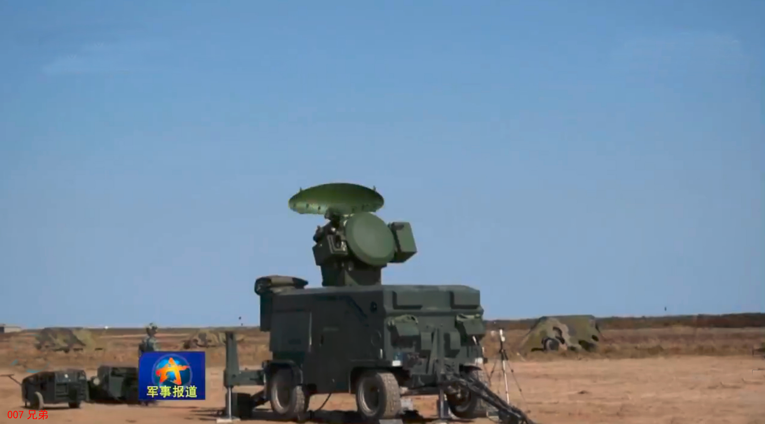 火控跟踪雷达拖车(集成光电设备)近照以前是师属高炮团6个火力单元,24