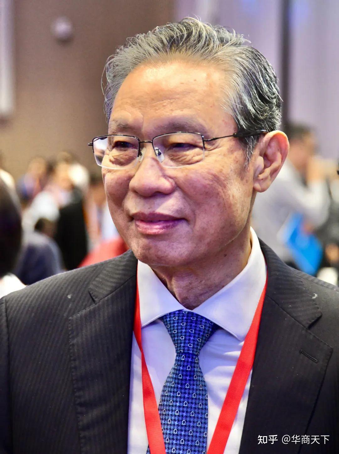 钟老只是善意提醒大家让你买药了吗放下饭碗就骂娘的人太多了