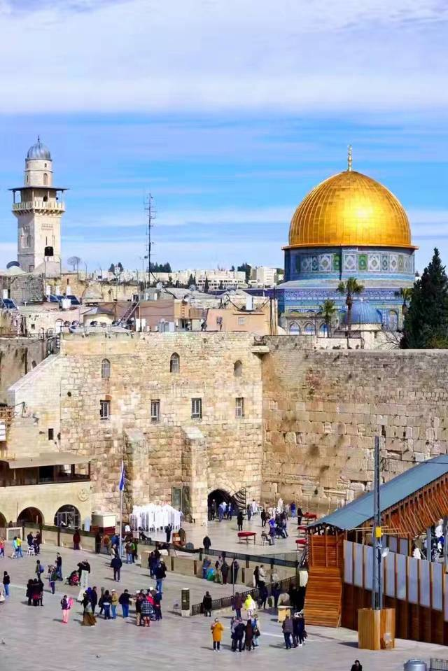 说来讽刺,耶路撒冷在希伯来语中的意思是"和平之城".