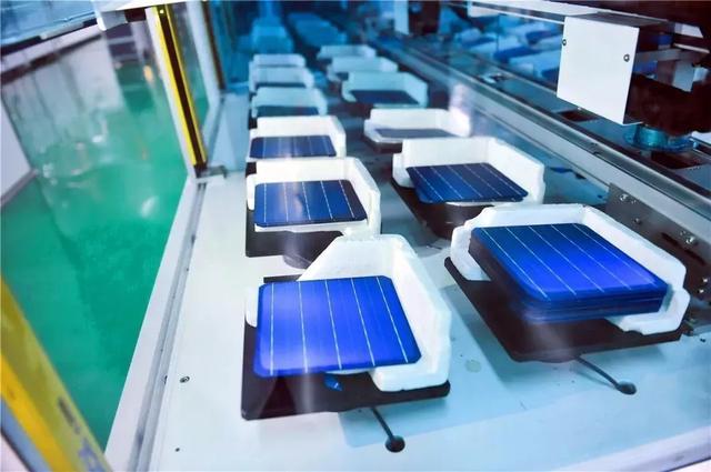 硅片尺寸变大生产成本降低光伏电池生产商转向更大尺寸硅片