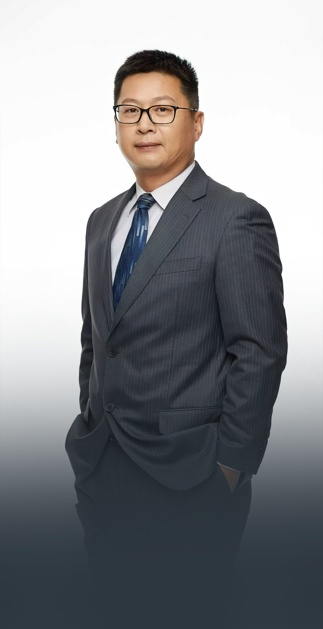 散户级粗暴抱团中小股的下场:"嘉实一哥"归凯,管理规模腰斩 | 基金