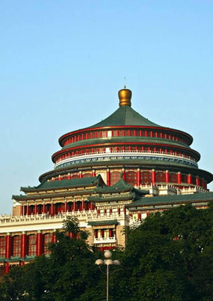 张家德跟梁思成是同一时代的优秀建筑师,不同的是张没有留学过,也不是