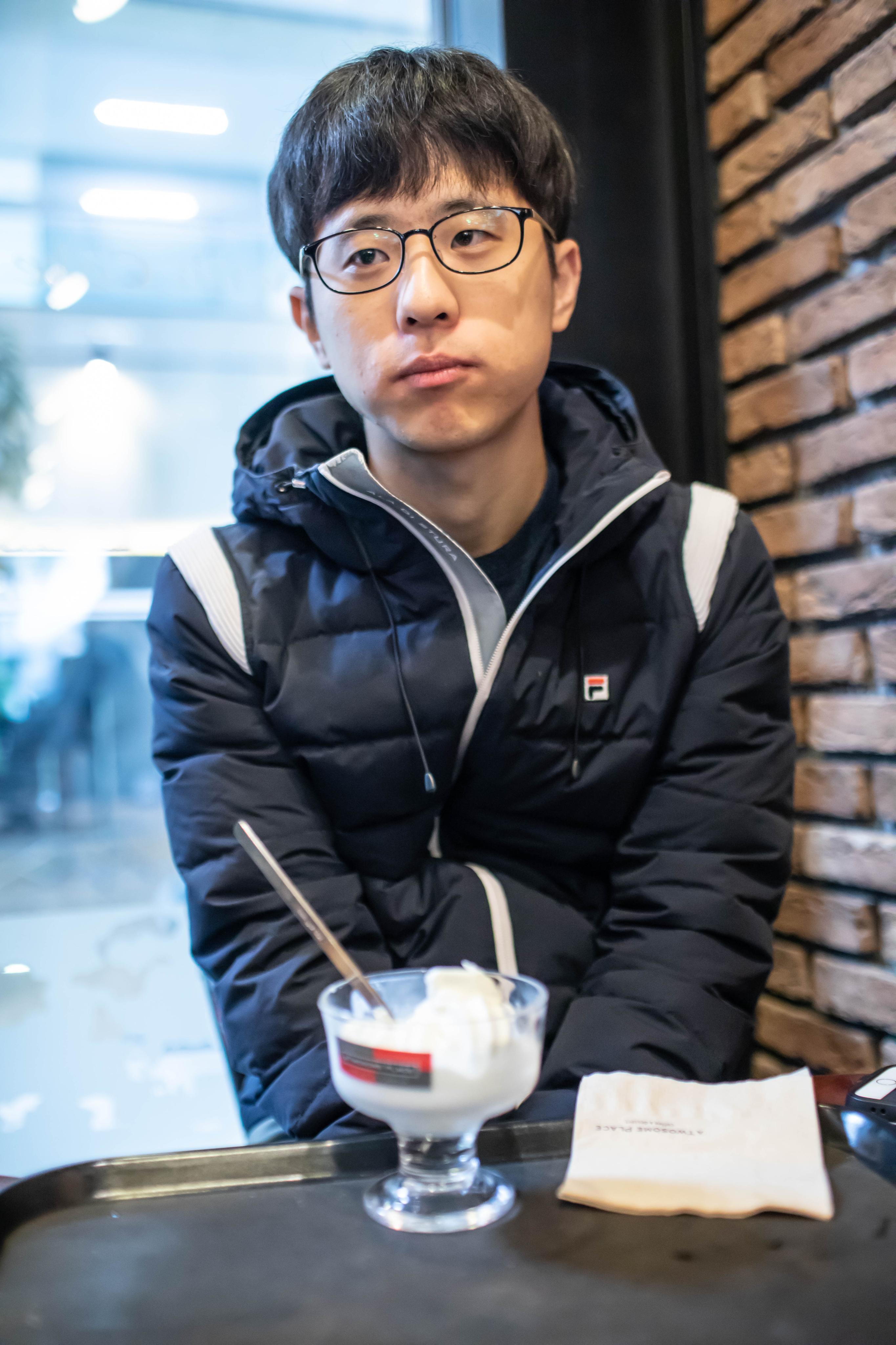 前职业选手looper张亨硕专访消失于银杏丛林之中