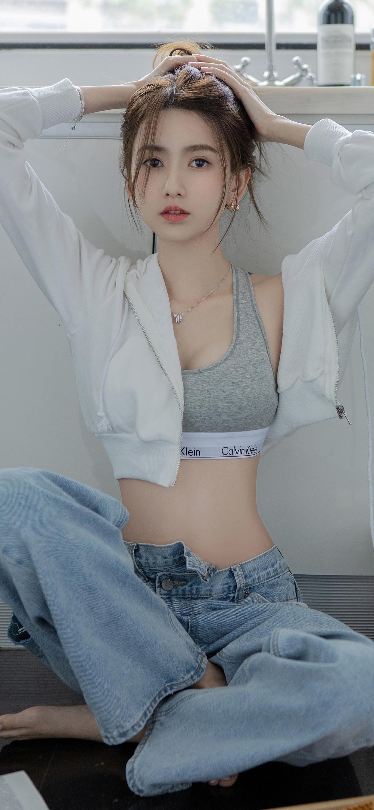 惊艳的美少女壁纸 v2-43c84228b63589fcda2fe74424d2b269_r.jpg