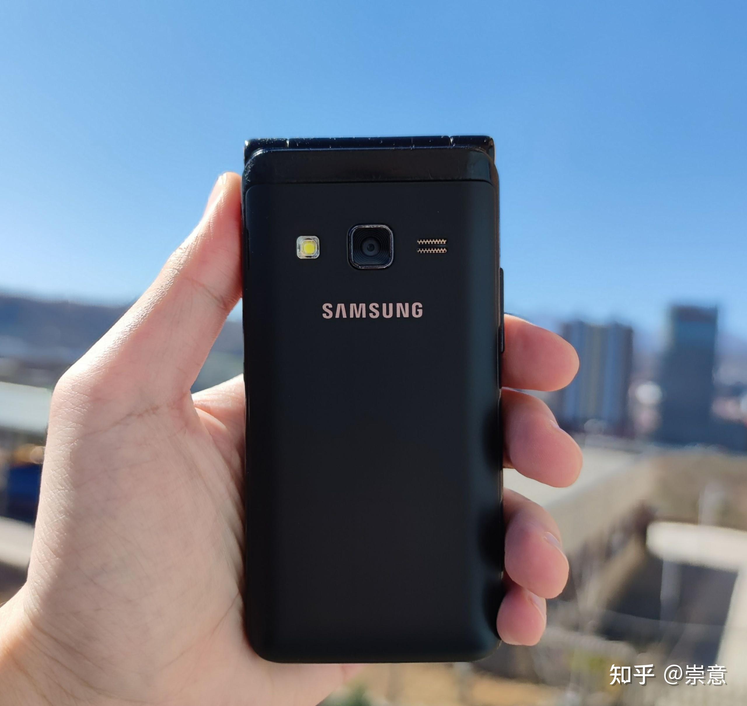 不够完美的一次致敬——三星folder2简单体验 - 知乎