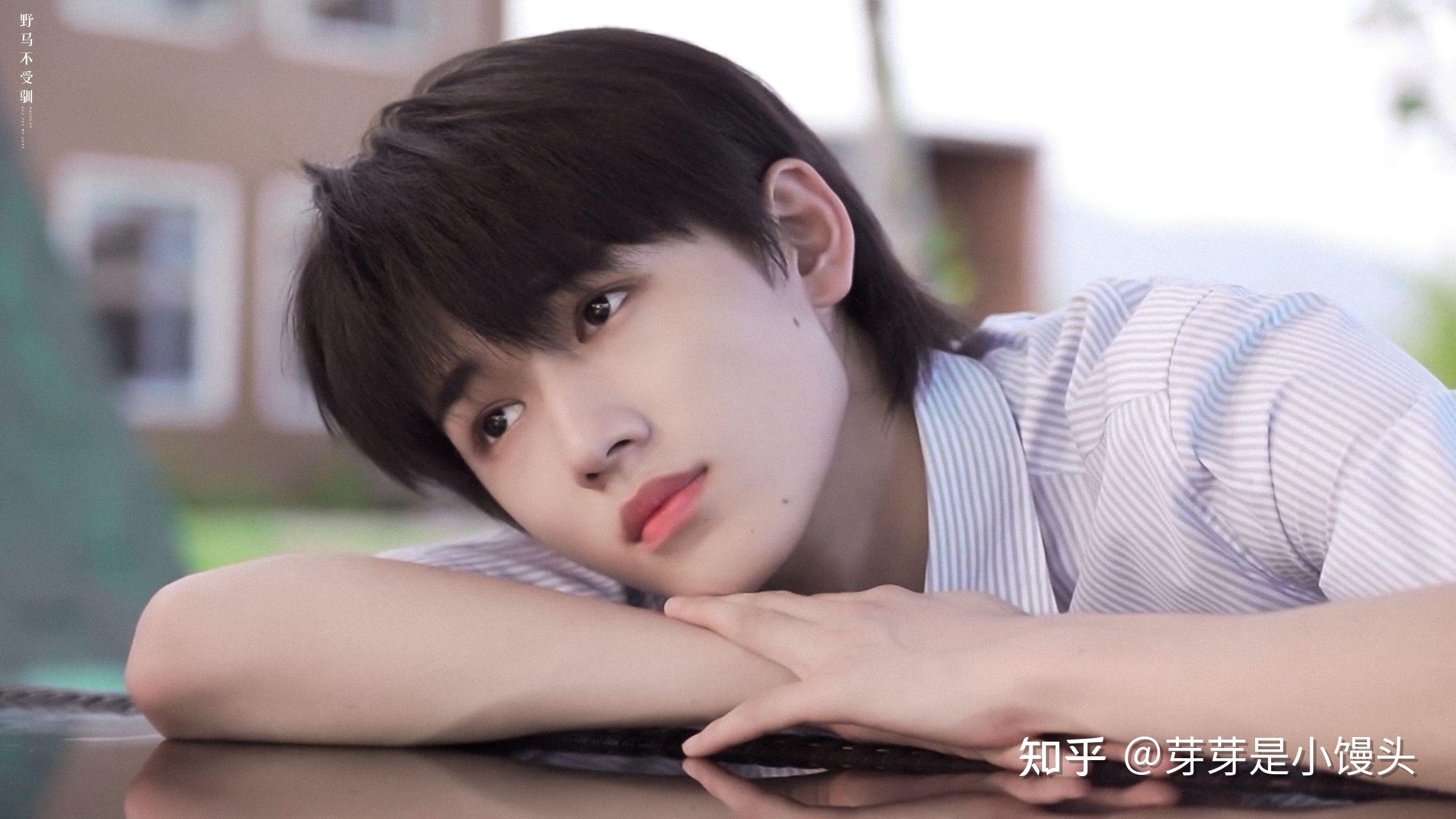 可以分享一些高清的宋亚轩壁纸吗