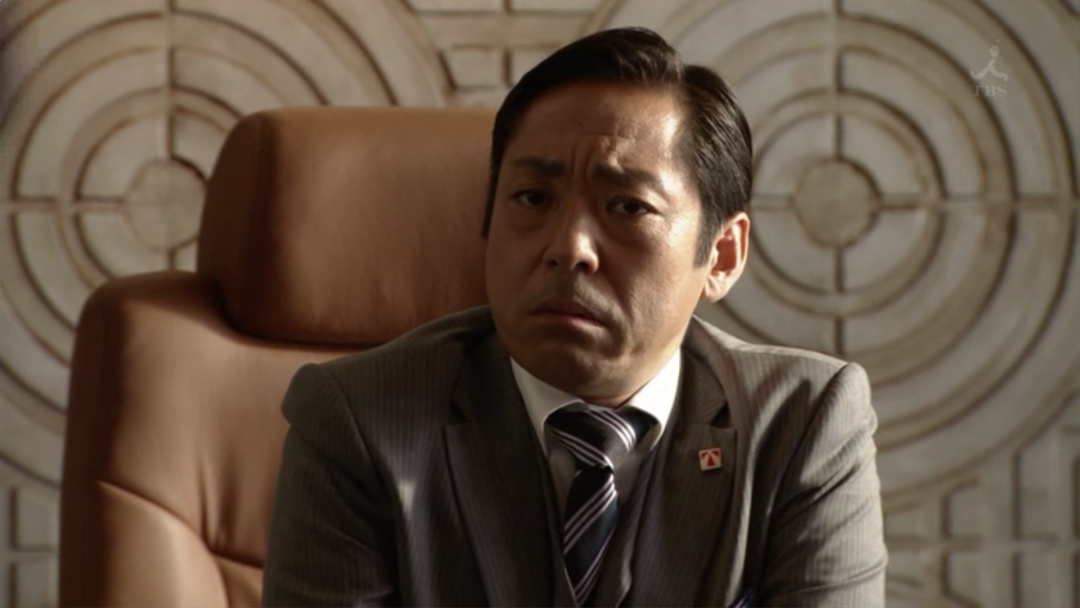 并不是这件事的源头,他后面还有岸川部长,岸川部长后面还有大和田常务