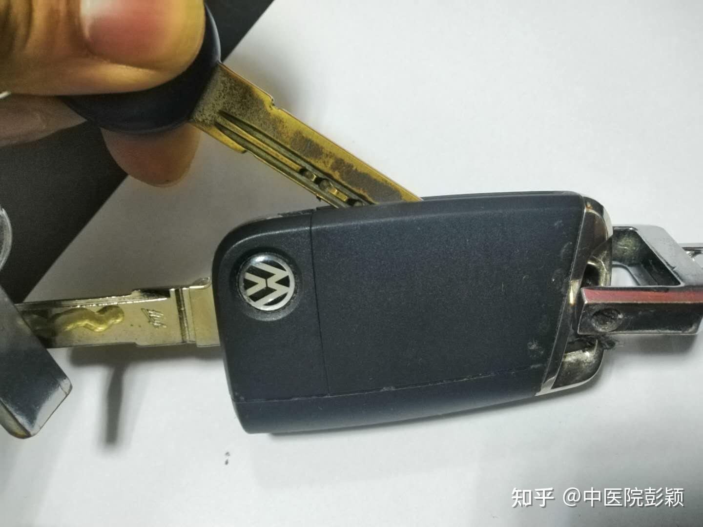 途觀lphev遙控鑰匙如何更換電池