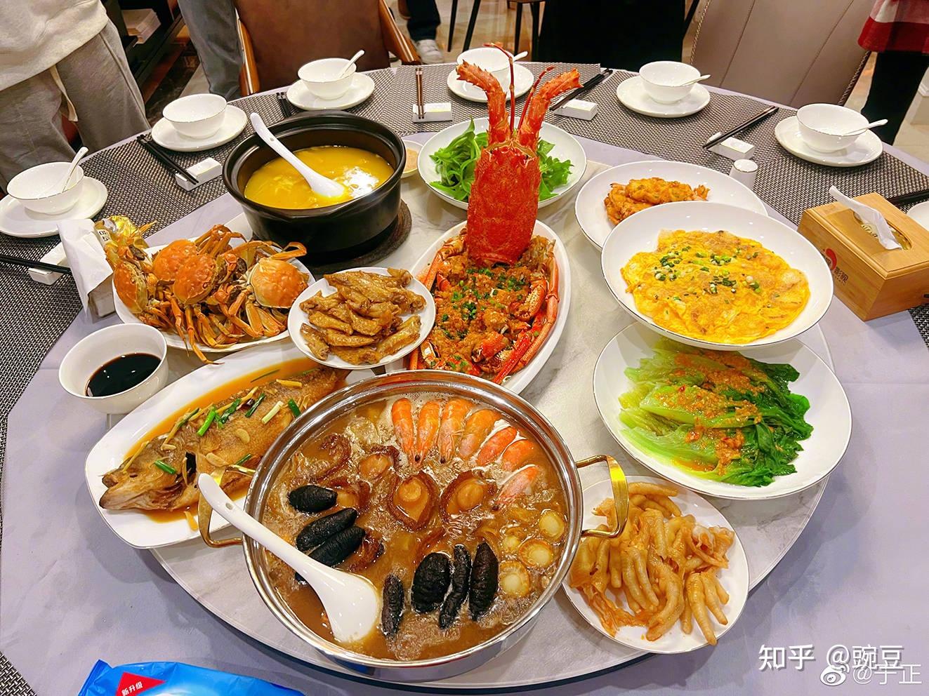 明星晒年夜饭张艺兴丰盛肖战下饭于正太豪华岳云鹏接地气