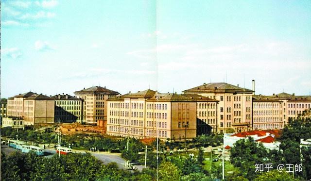 关于哈军工和哈工大院系调整问题的探讨