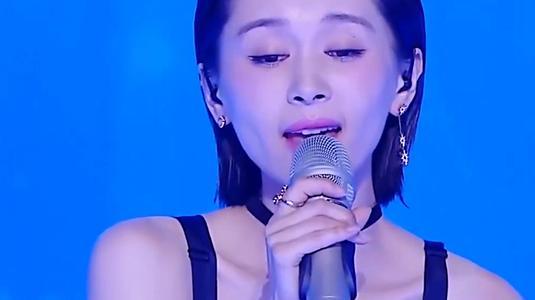 吴永恩,曾经说在北京时看到王子文唱歌喜欢上的,就是2016年,王子文