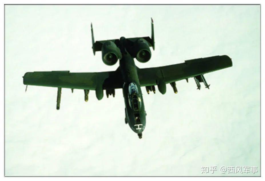 它挂载了aim-9"响尾蛇"空空导弹,agm-65"幼畜"空地导弹以及500磅的mk