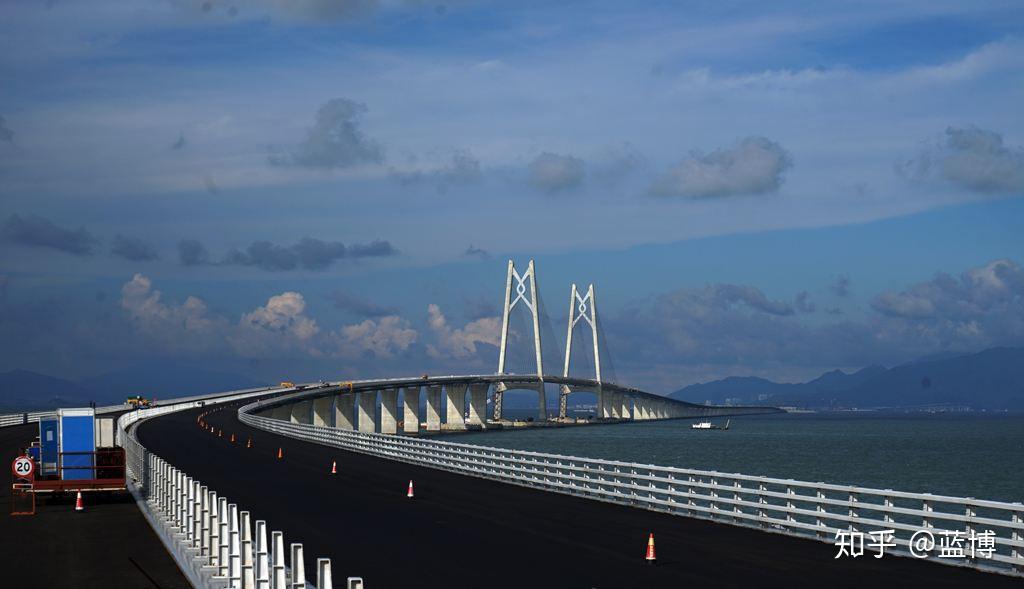 珠港澳大桥应该靠哪边行驶?行驶中需要注意什么问题? - 知乎