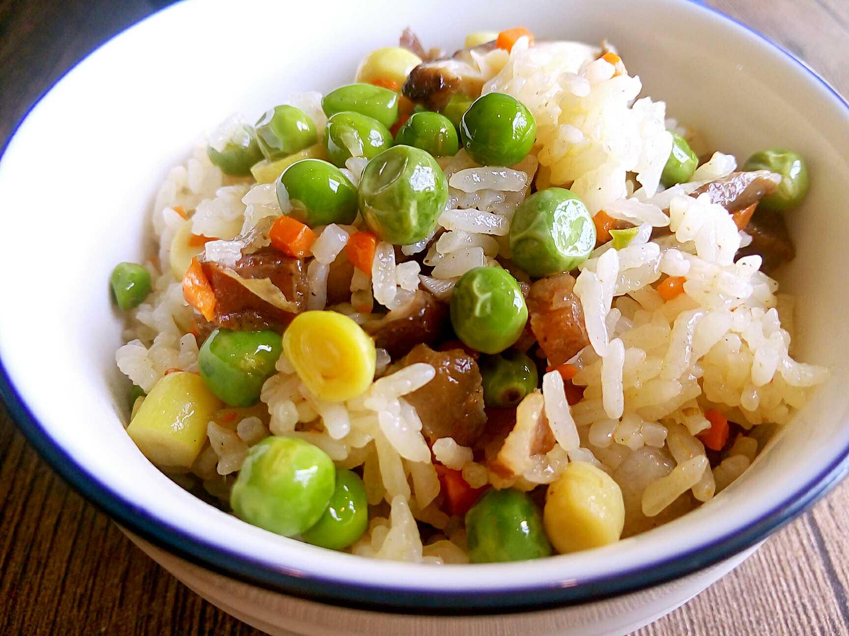 【大米焖饭】吃过普通的大米焖饭，那不算吃过焖饭，试试这个做法的焖饭，一个字... - 哔哩哔哩