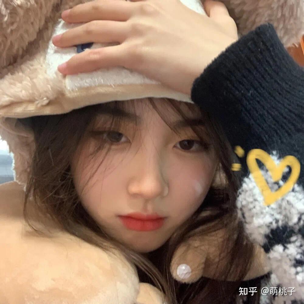 简约小众女生头像