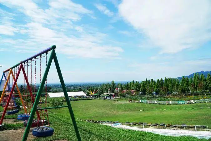 九龍山滑草場位於國家級aaaa級旅遊度假區,九龍山—麓棠山這樣的地理