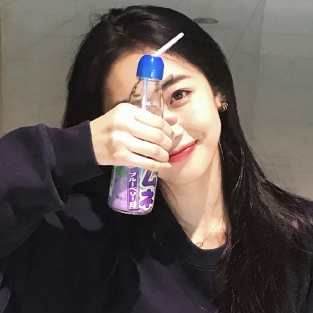 有没有看起来很简约小众的女头像