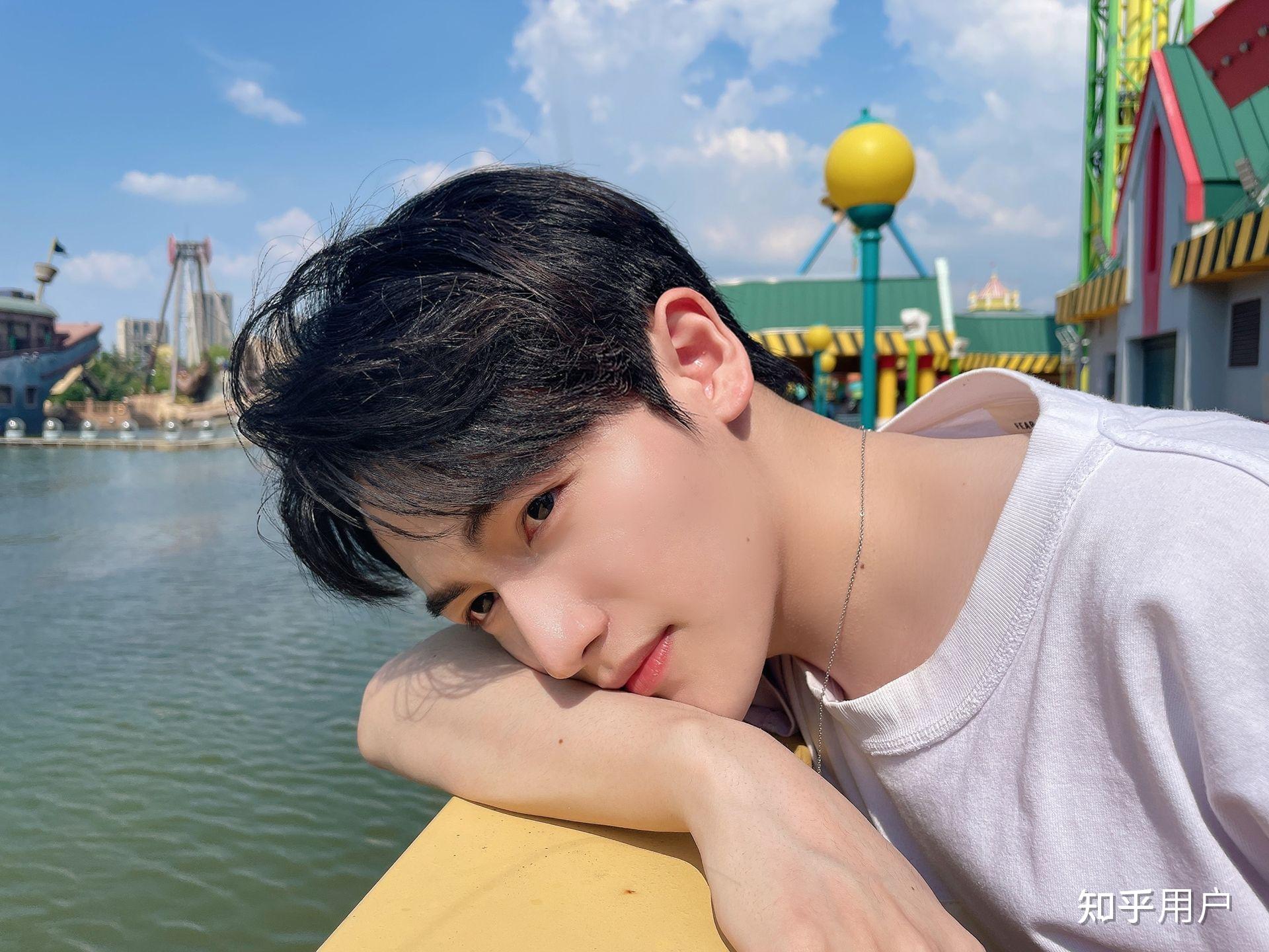 长得帅的男生真的有很多人追吗