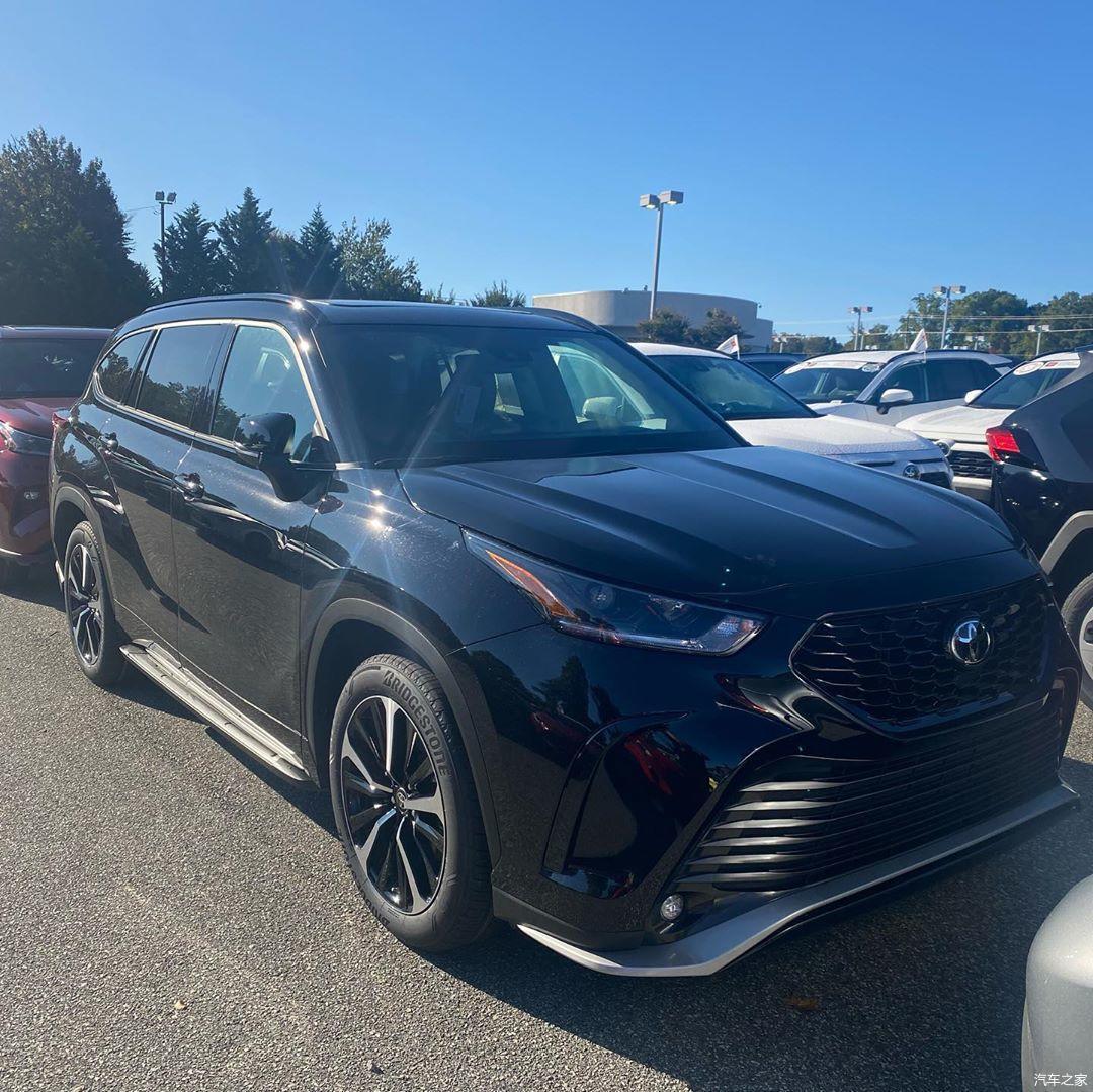 全新丰田汉兰达xse实车曝光定位很运动前脸很个性化