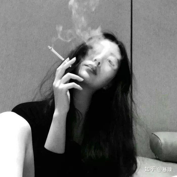 丧到爆的qq女生头像图片