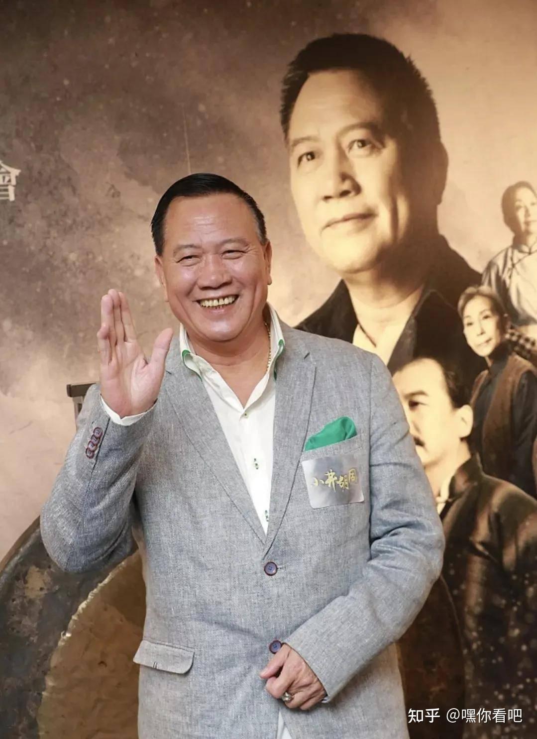 随着年龄渐长,他不幸患上糖尿病,身子骨一直不太好,于是万梓良就减少