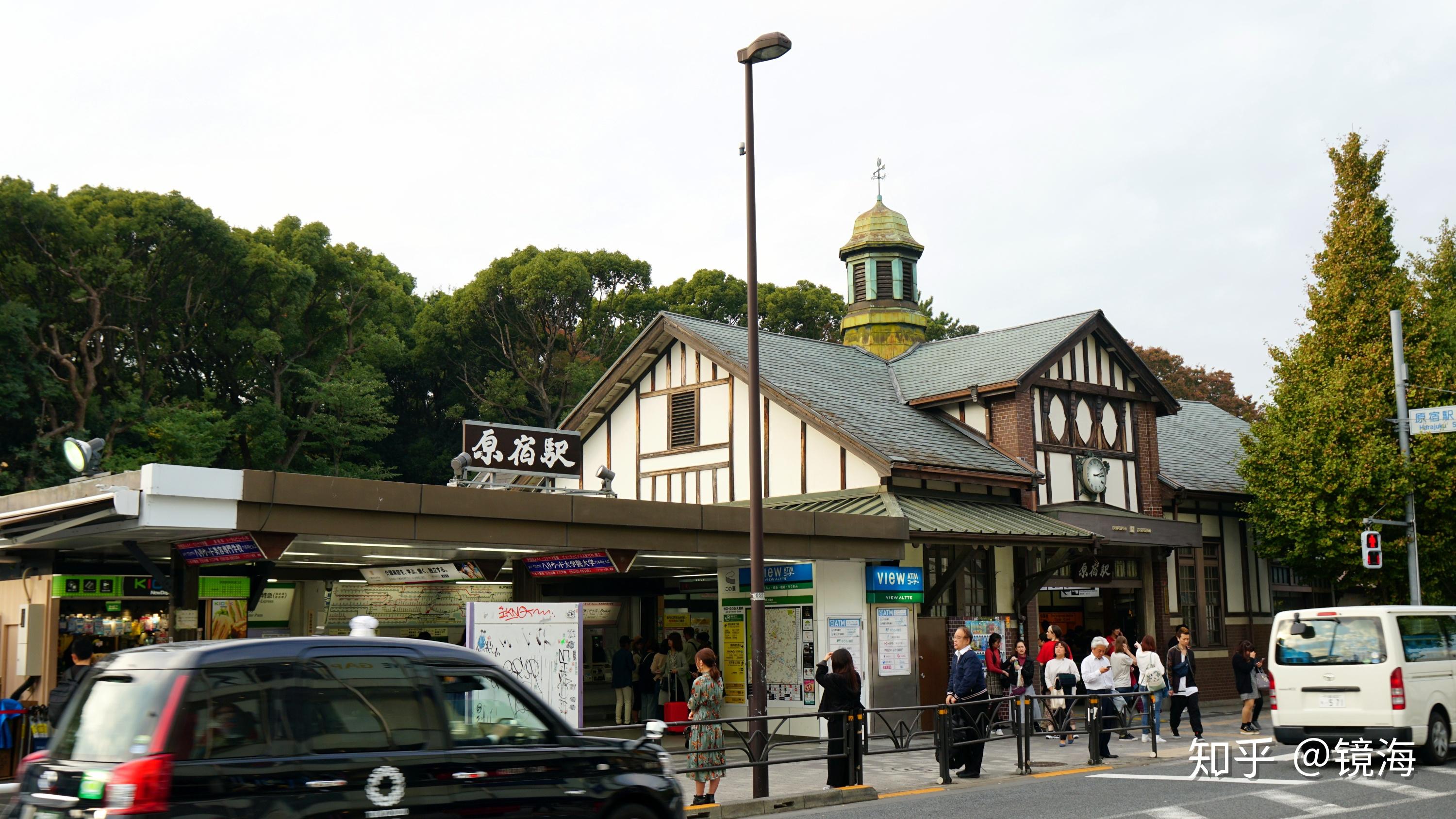 我们穿过繁华的竹下通り步行街,这里有许多可丽饼店,口味比澳洲的清淡