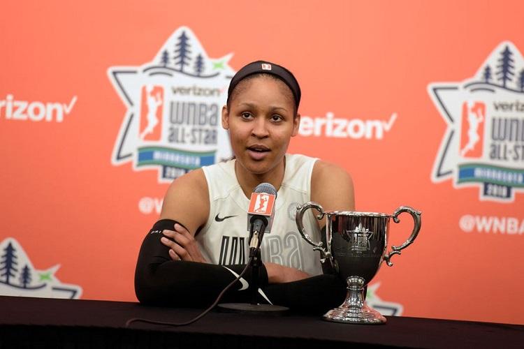 玛雅·摩尔vs詹姆斯:他们有那么多共同点,却有一点大不同