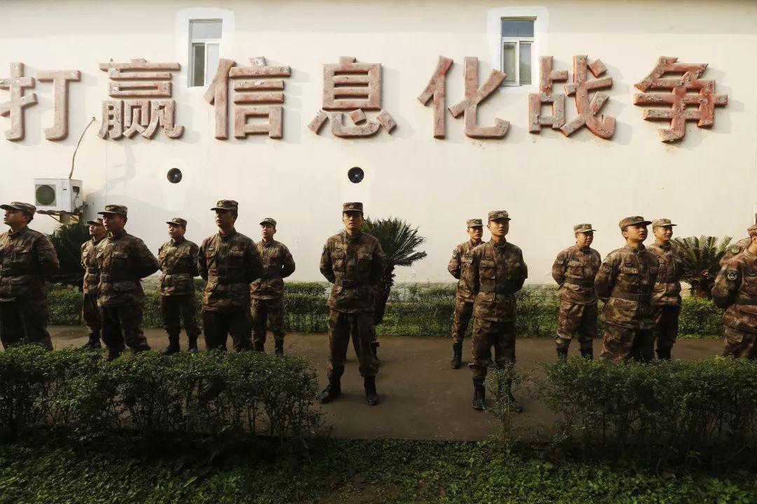 眼观六路耳听八方的通信兵了解一下