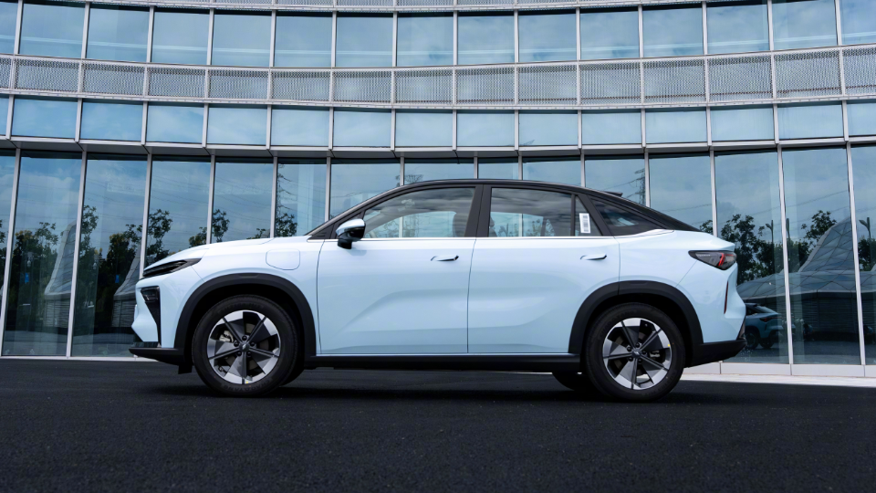 能换电的suv吉利睿蓝7换电比小鹏g3充电一年贵3百