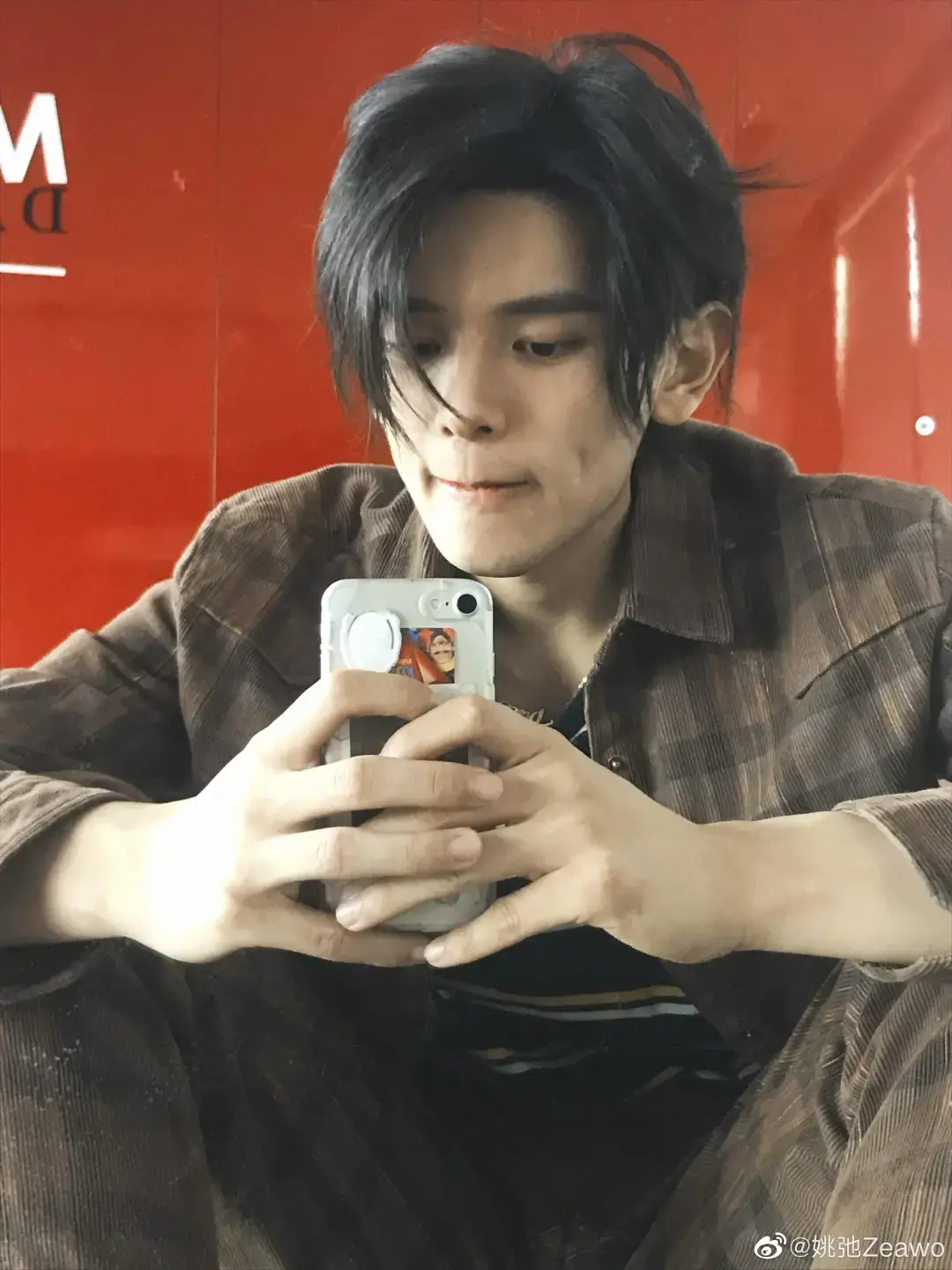 男生如何自拍才帅气? - 知乎