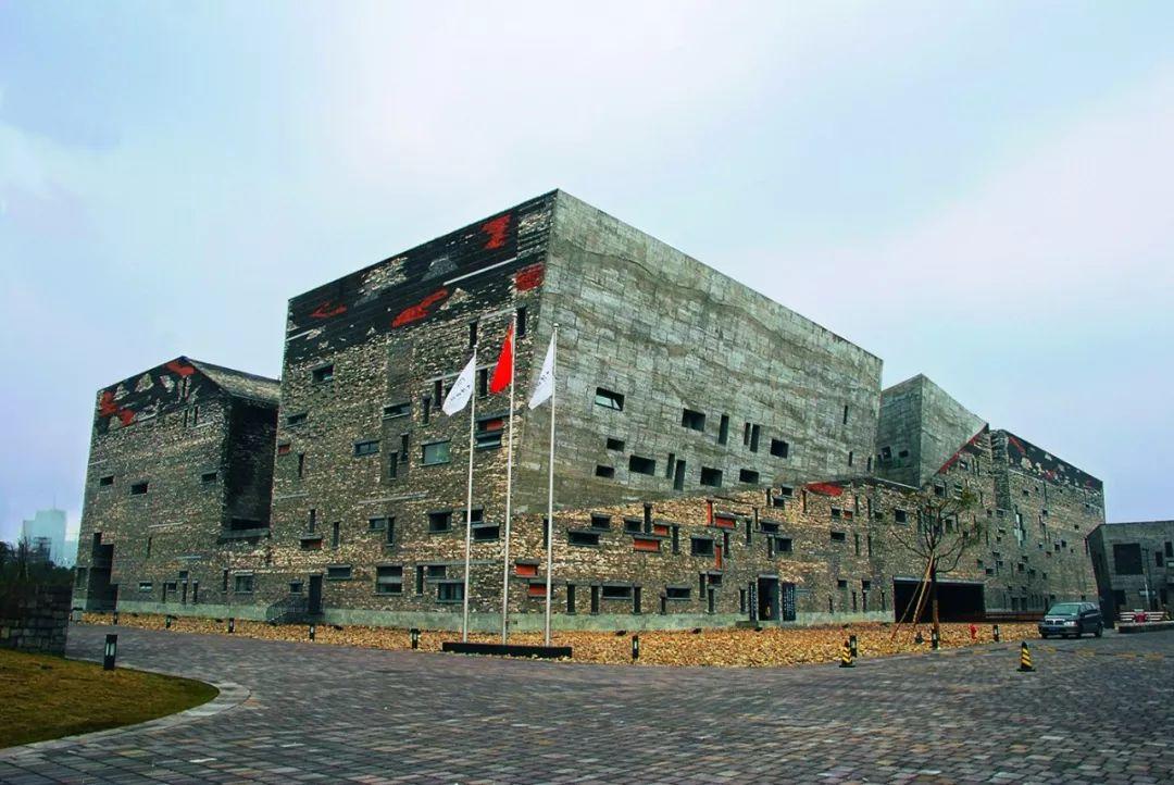 在成为真正意义上的建筑师前他们都被称为农民工