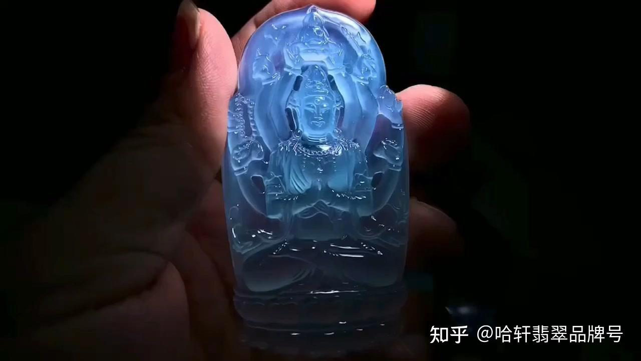 哈轩翡翠」高颜值的天青冻酷似天空蓝翡翠，普通人该如何分辨？ - 知乎