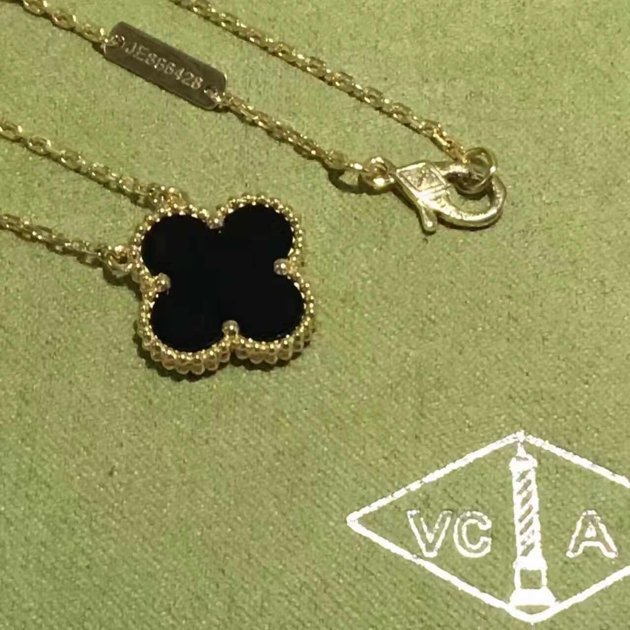 四叶草项链是什么牌子优雅与俏皮梵克雅宝四叶草项链多少钱一条